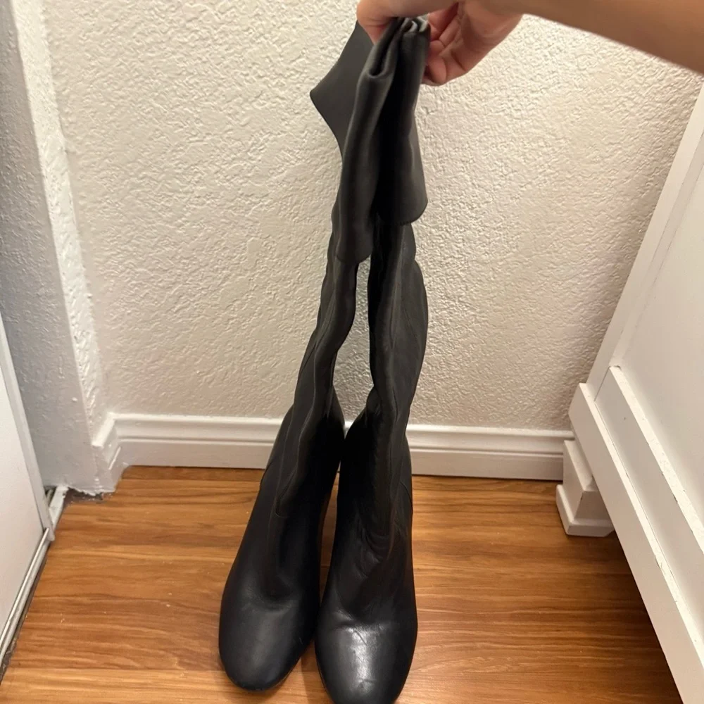 Black Knee-High Women's Boots - Picture 2 of 3